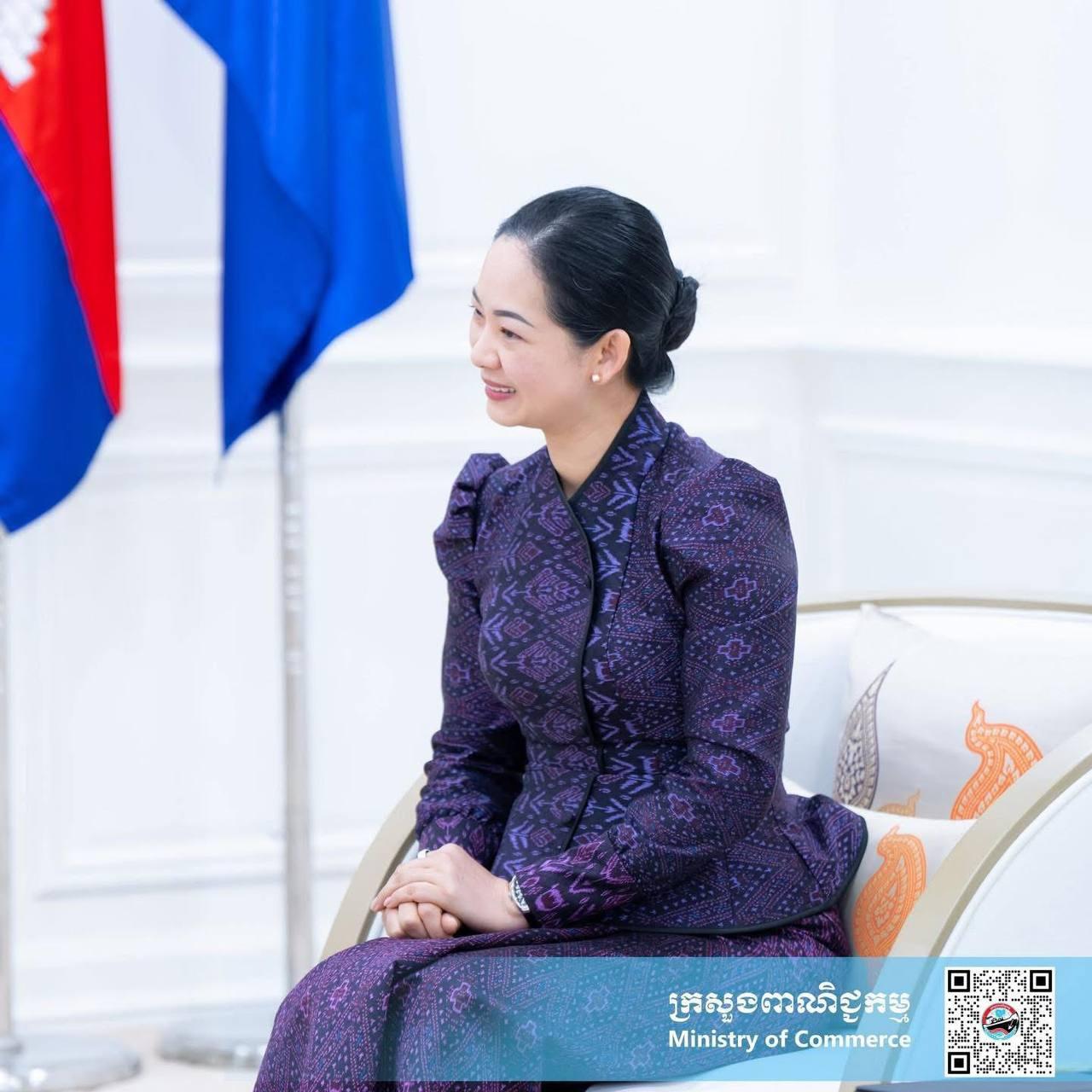 លោកជំទាវ ចម និម្មល រដ្ឋមន្រ្តីក្រសួងពាណិជ្ជកម្ម
